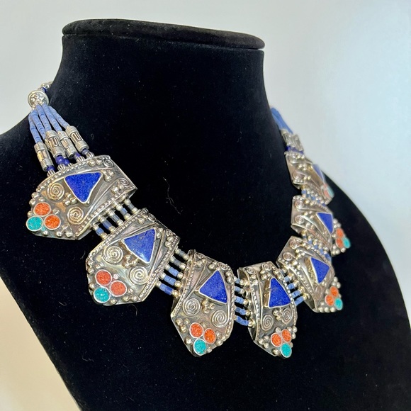 Tibetan choker with turquoise, lapis lazuli and more! - Picture 3 of 5